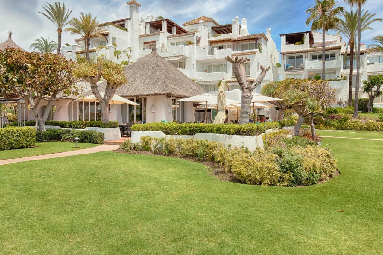 Hanami Alcazaba Beach Front Sea View เอสเตโปนา ภายนอก รูปภาพ